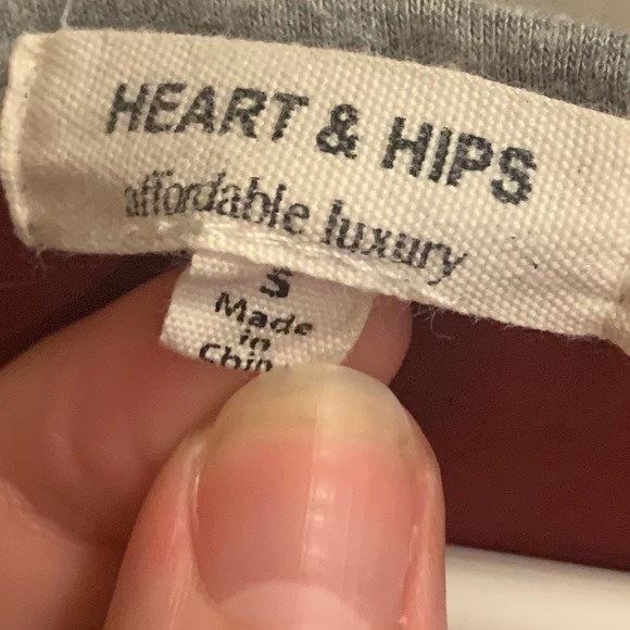 Heart & Hips short sleeve tee dark red grey trim - Picture 4 of 6